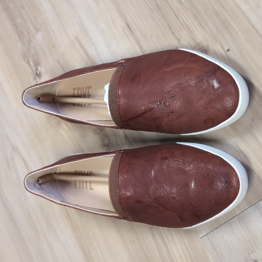 Frye Women's Melanie Slip On shoe - Picture 3 of 10